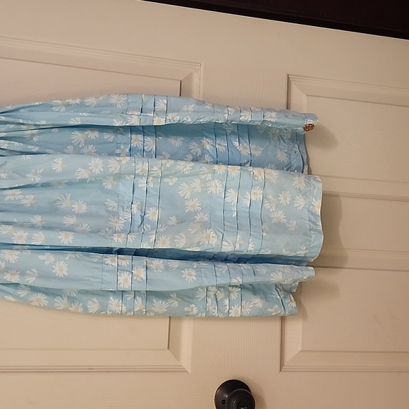 Simply Southern Size Medium Womens Light Blue With Daisies Dress - Picture 6 of 15